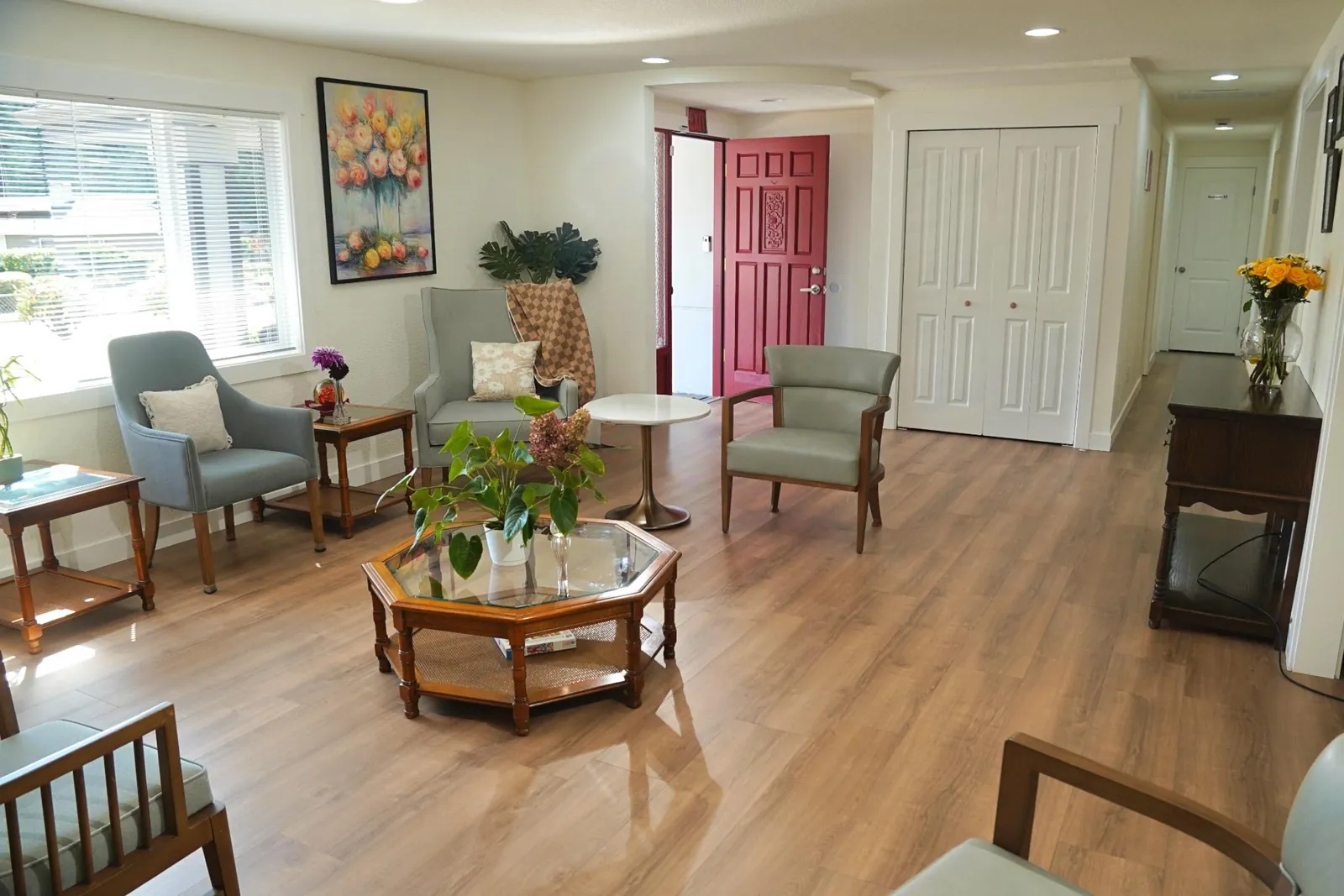 Sitting room looking through to the front door